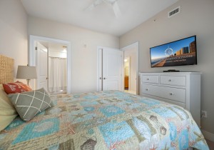 gateway611-23-bedroom-2.jpg