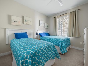 gateway611-25-bedroom-3.jpg