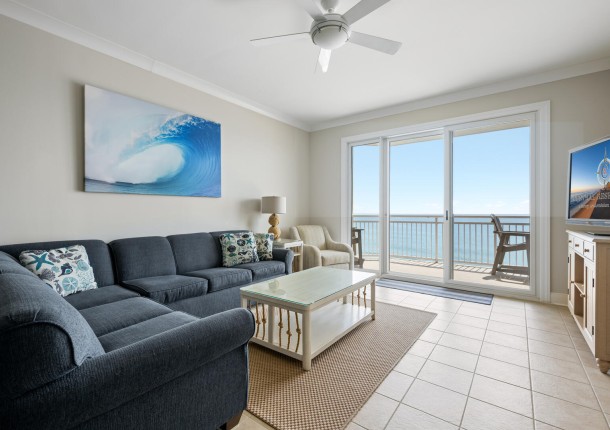 gateway611-6-living-area.jpg