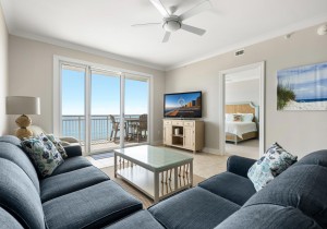 gateway611-7-living-area.jpg
