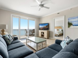 gateway611-7-living-area.jpg