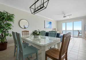 gateway611-8-dining-area.jpg