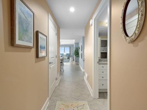 gg-711-11-entry-hall.jpg