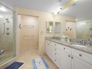 gg-711-20-primary-bath.jpg