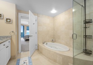 gg-711-21-primary-bath.jpg