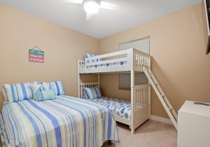 gg-711-27-bedroom-3.jpg