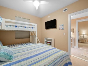 gg-711-28-bedroom-3.jpg