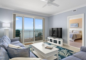 gg-711-62-living-area.jpg