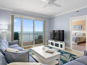 gg-711-62-living-area.jpg