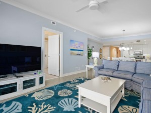 gg-711-8-living-area.jpg