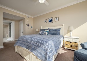 gateway510-17-primary-bedroom.jpg
