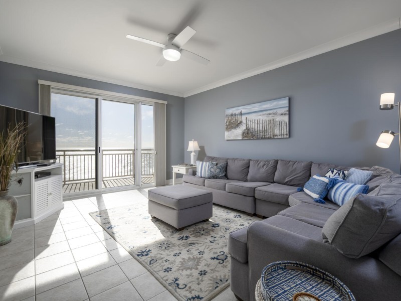 gateway510-6-living-area.jpg