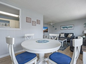 bridgepoint4-21-dining-area.jpg