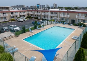 bridgepoint4-7-outdoor-pool.jpg