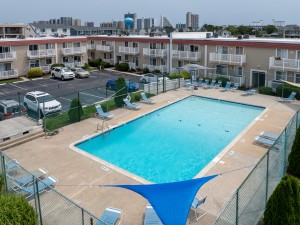 bridgepoint4-7-outdoor-pool.jpg