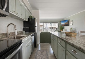 wildwaves202-12-kitchen.jpg