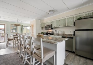 wildwaves202-15-kitchen.jpg