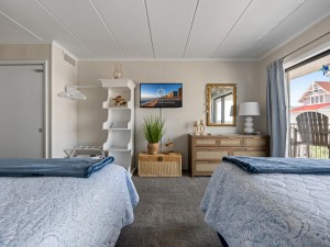 wildwaves202-18-bedroom-1.jpg
