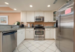 southbeach603-11-kitchen.jpg