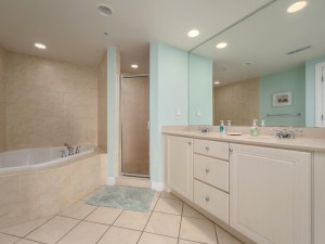 southbeach603-18-primary-bath.jpg