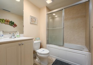southbeach603-21-bath-3.jpg