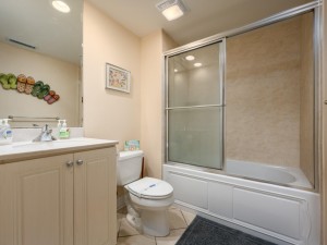 southbeach603-21-bath-3.jpg