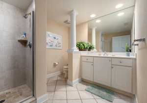 southbeach603-24-bath-2.jpg