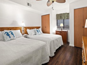 13a-bedroom.jpg