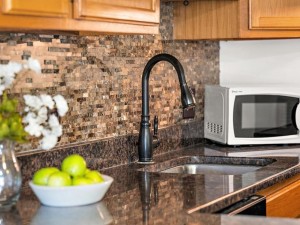 18a-kitchen.jpg