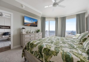 gateway1602-15-primary-bedroom.jpg