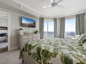 gateway1602-15-primary-bedroom.jpg