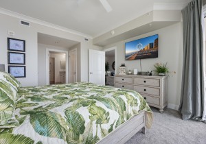 gateway1602-17-primary-bedroom.jpg