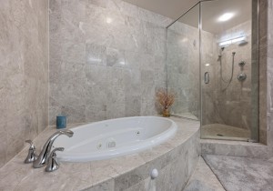 gateway1602-19-primary-bath.jpg