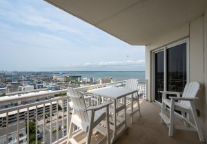 gateway1602-3-balcony-and-bay-view.jpg