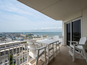 gateway1602-3-balcony-and-bay-view.jpg