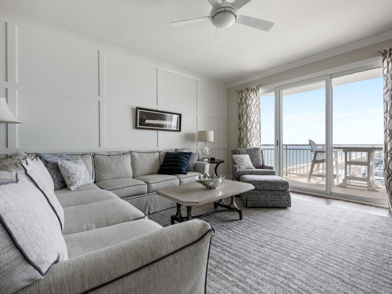 gateway1602-7-living-area.jpg