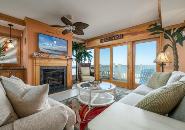 carlye301-10-living-area.jpg
