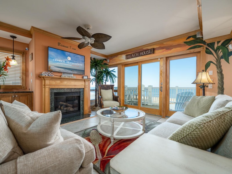 carlye301-10-living-area.jpg