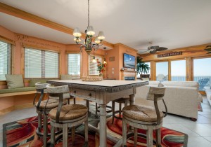 carlye301-11-dining-area.jpg