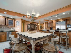 carlye301-16-dining-area.jpg
