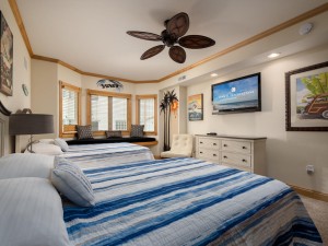 carlye301-28-bedroom-3.jpg