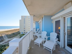 carlye301-5-balcony.jpg
