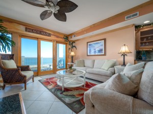 carlye301-9-living-area.jpg
