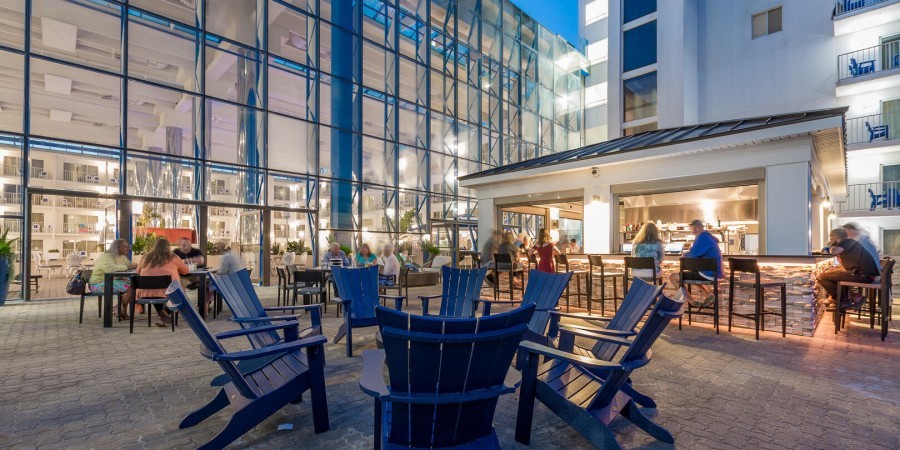 Currents Bar and Grill