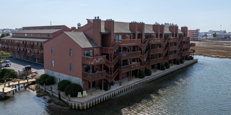 Exterior Bay Side