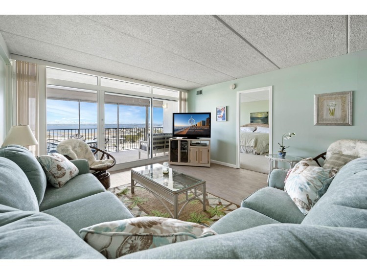 English Towers 1202 (Bay View)