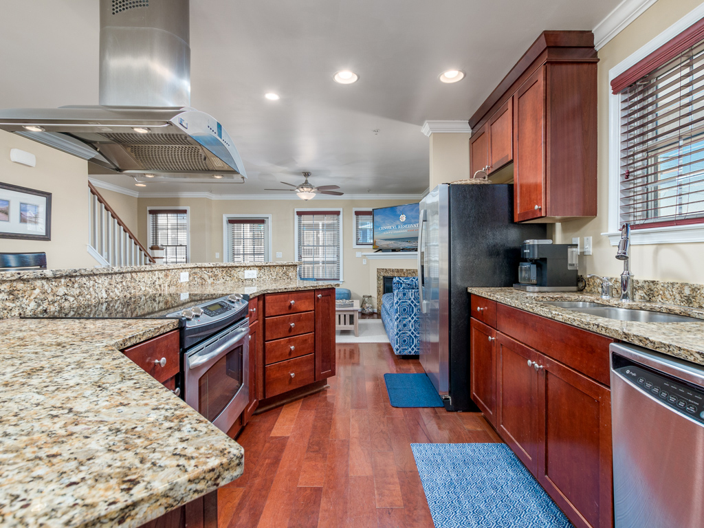 SunsetPalms208_1-12bkitchen